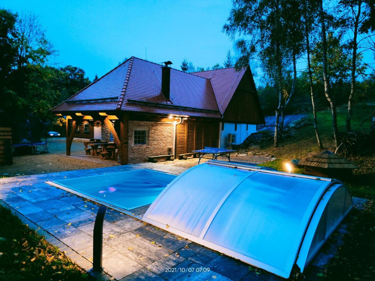 Roubenka U Zvonicky Villa Cejle Exterior photo